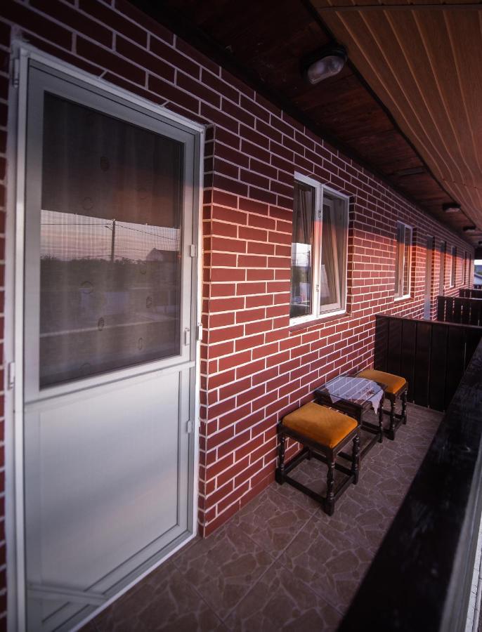 Hotel Casa 4 Odai à Douăzeci şi Trei August Extérieur photo